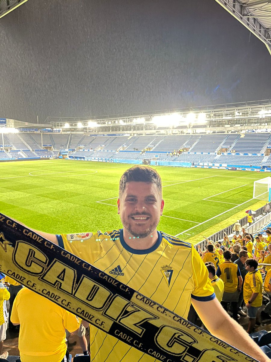 ManuMjbm's tweet photo. Hoy llego el día el día de disfrutar , animar , llorar , sufrir y muchas cosas que nos queda esta temporada, POR MI CADIZ VIVO Y MUERO DONDE SEA #LLNS #CadizRealSociedad @sergio8gonzalez @mariosuaz @The_IZAK15 @Carlitosporra @jcarlosmeni @CColerico @DiegoCopano @ivanalejo7 https://t.co/AAmuWUBK4Q