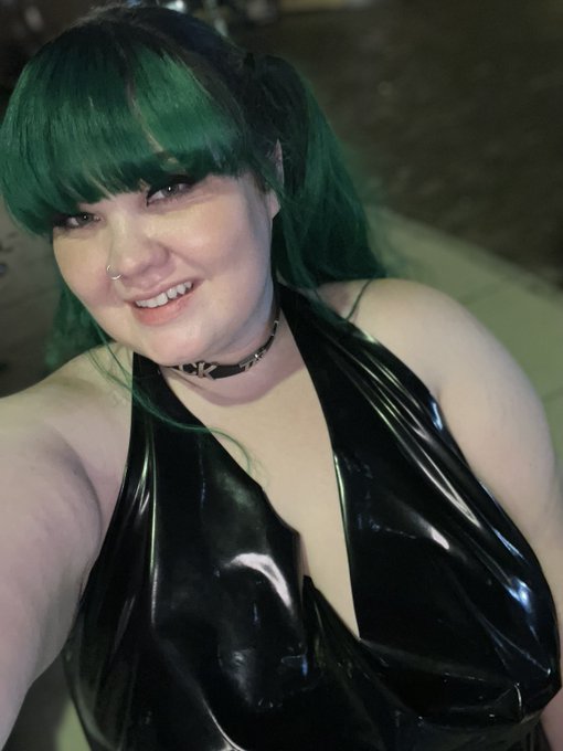 I&rsquo;m obsessed with this dress https://t.co/0O0ZrwWsFA<a href="/tag/mvsales"class="tags"><span>#mvsales</span></a>