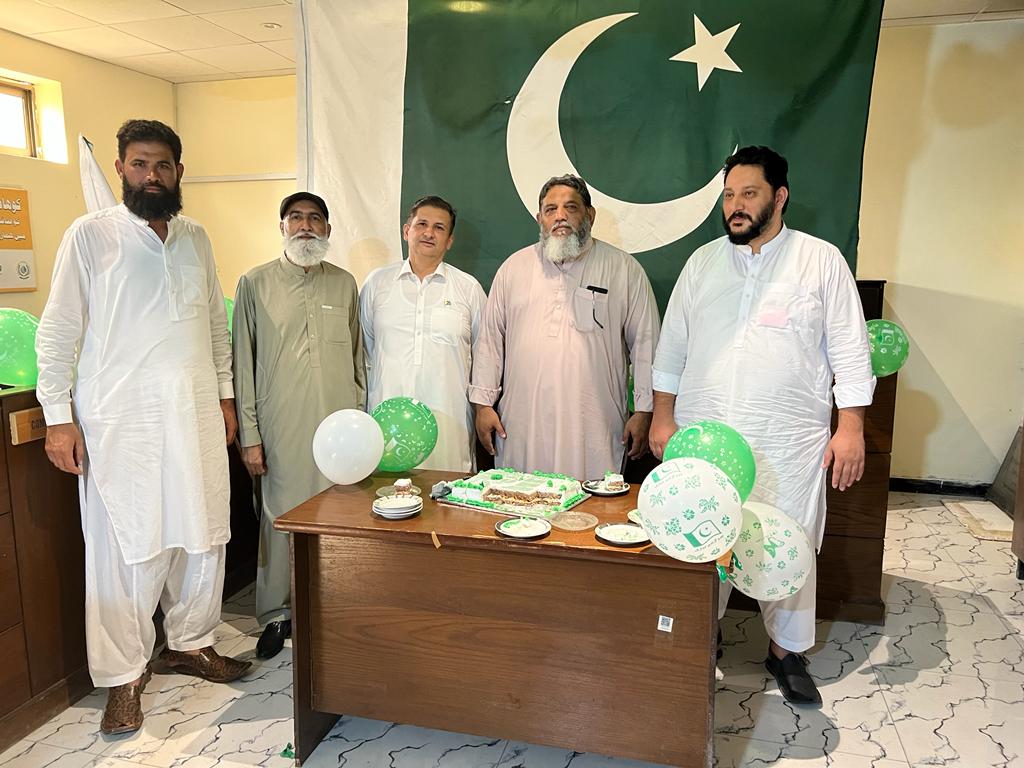 wssckohat's tweet photo. چودہ اگست یوم آزادی کے دن ڈبلیو ایس ایس سی کوہاٹ کے کمپلینٹ سیل میں سٹاف کی جانب سے آزادی کا کیک کاٹا گیا۔
#WSSCK
#ISOCertifiedCompany
#14august2022
@LGKPGovt @KPKUpdates @IMMahmoodKhan @KohatDC @ArifRaufCEO @TahirAfif https://t.co/w3dtdbkqtR