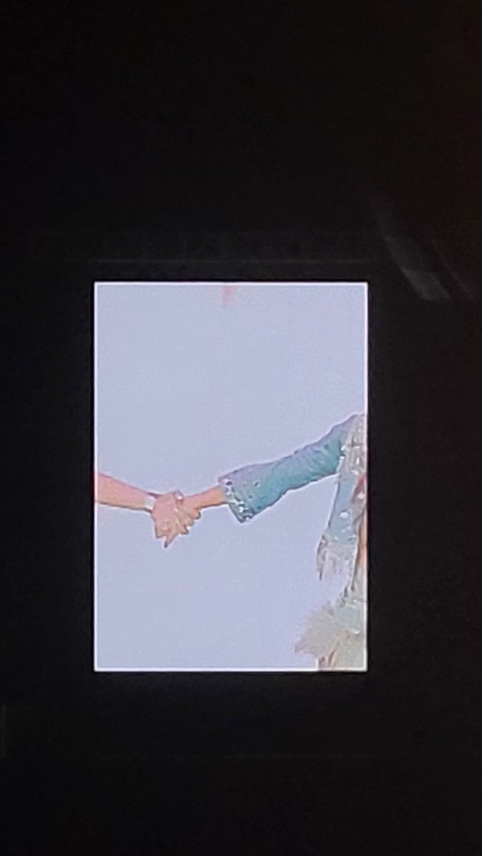 Esas manitos 🤝♥️ <a href="/lalioficial/">Lali</a> <a href="/chinasuarez/">China Suarez ♛</a>