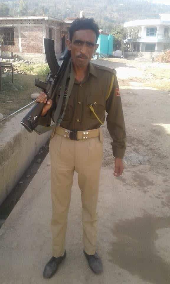 yogi_muktesh's tweet image. Extremely saddened to hear about Constable Tahir Khan of Bhatadurian Mendhar, who lost his life in a grenade attack in Qaimoh Kulgam. May the noble soul rest in peace.
Heartfelt condolences &amp;amp; sympathies with his family.
#kashmirisbleeding