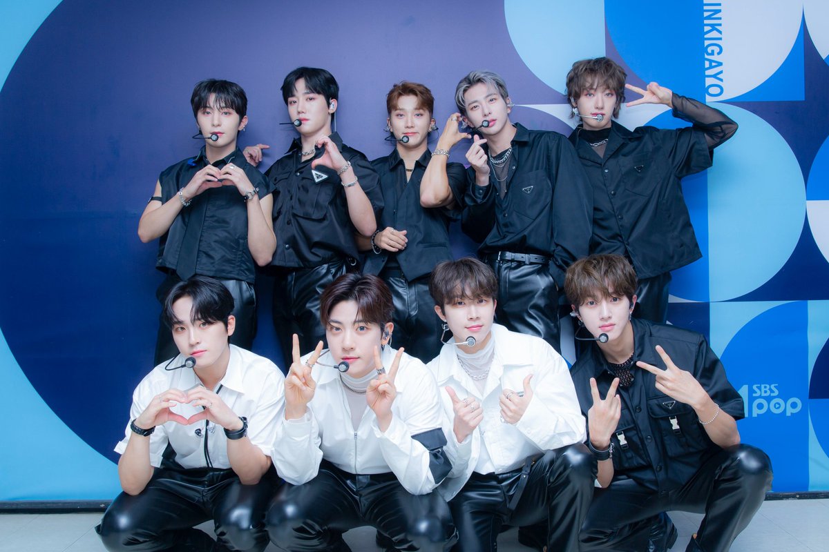 ArabGoldenChild's tweet photo. 220814 | صور 
تحديث تويتر kpop_sbs مع قولدن تشايلد https://t.co/k8F8L5Q4HQ