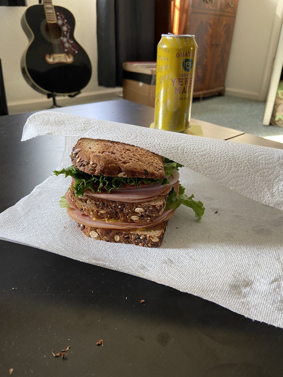 manic_markus's tweet photo. more happening in this sandwich then in my brain https://t.co/jdJd3PxdKr