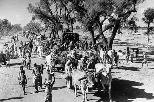 BaBaKumarAman's tweet photo. 14 अगस्त का दिन हमें याद दिलाता रहेगा किस दूषित, कुंठित मानसिकता से भारत का विभाजन किया गया जिसमें लाखों लोगों की जान गई, पलायन हुआ और भारत ने विभाजन का दंश झेला I 

आज 'विभाजन विभीषिका स्मृति दिवस' पर बलिदान हुए हुतात्माओं को विनम्र श्रद्धांजलि।
#विभाजन_विभीषिका #विभाजन https://t.co/R4puhP2nZx