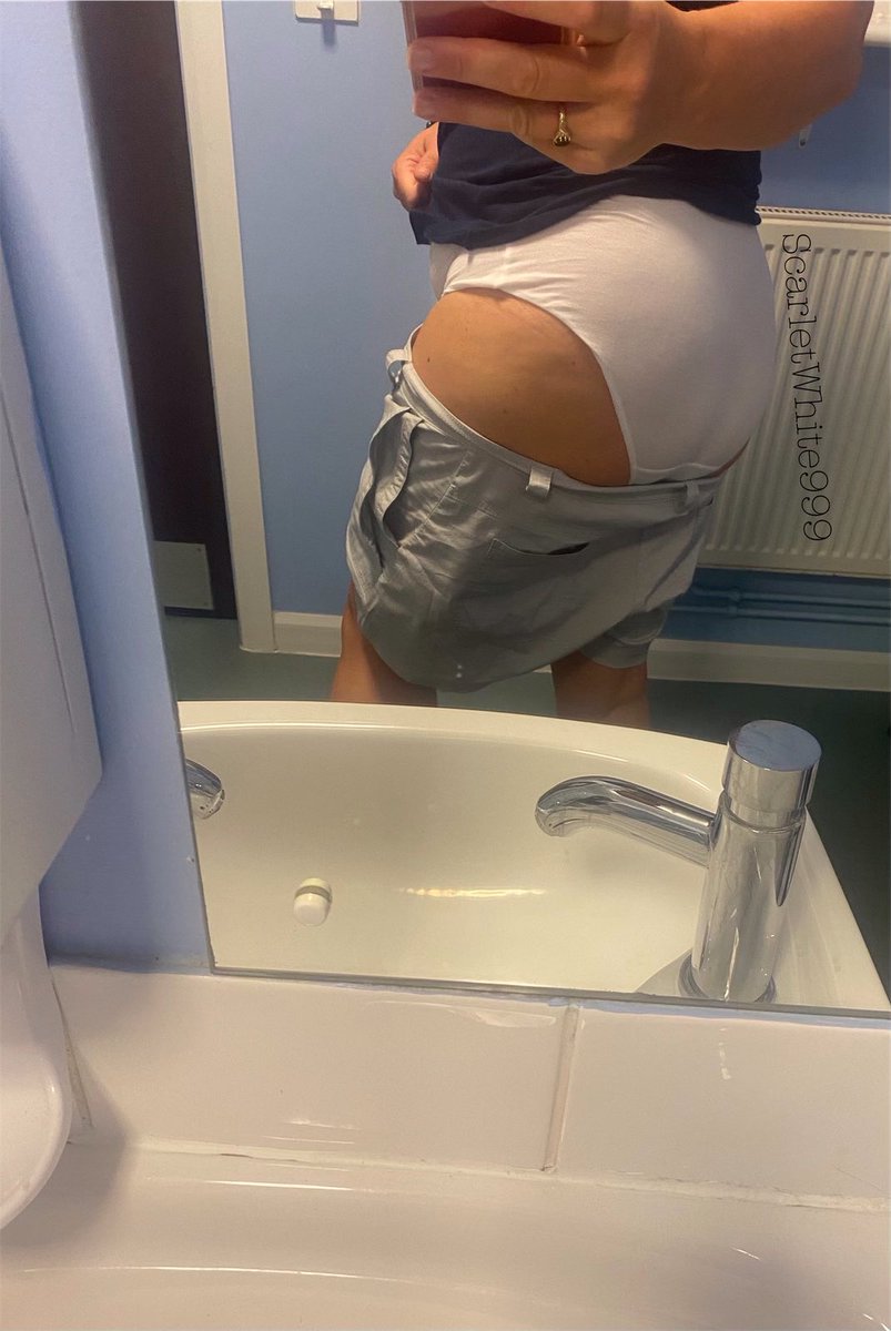 ScarletWhite999's tweet photo. Happy #SinfilSunday 🤍 have I been quiet? 
I'm camping! And check out my 2 day #FullBackPanties 
#bigKnickers #grannypanty #sold secure your. £20 24hrs UK https://t.co/zSUWjM46yx