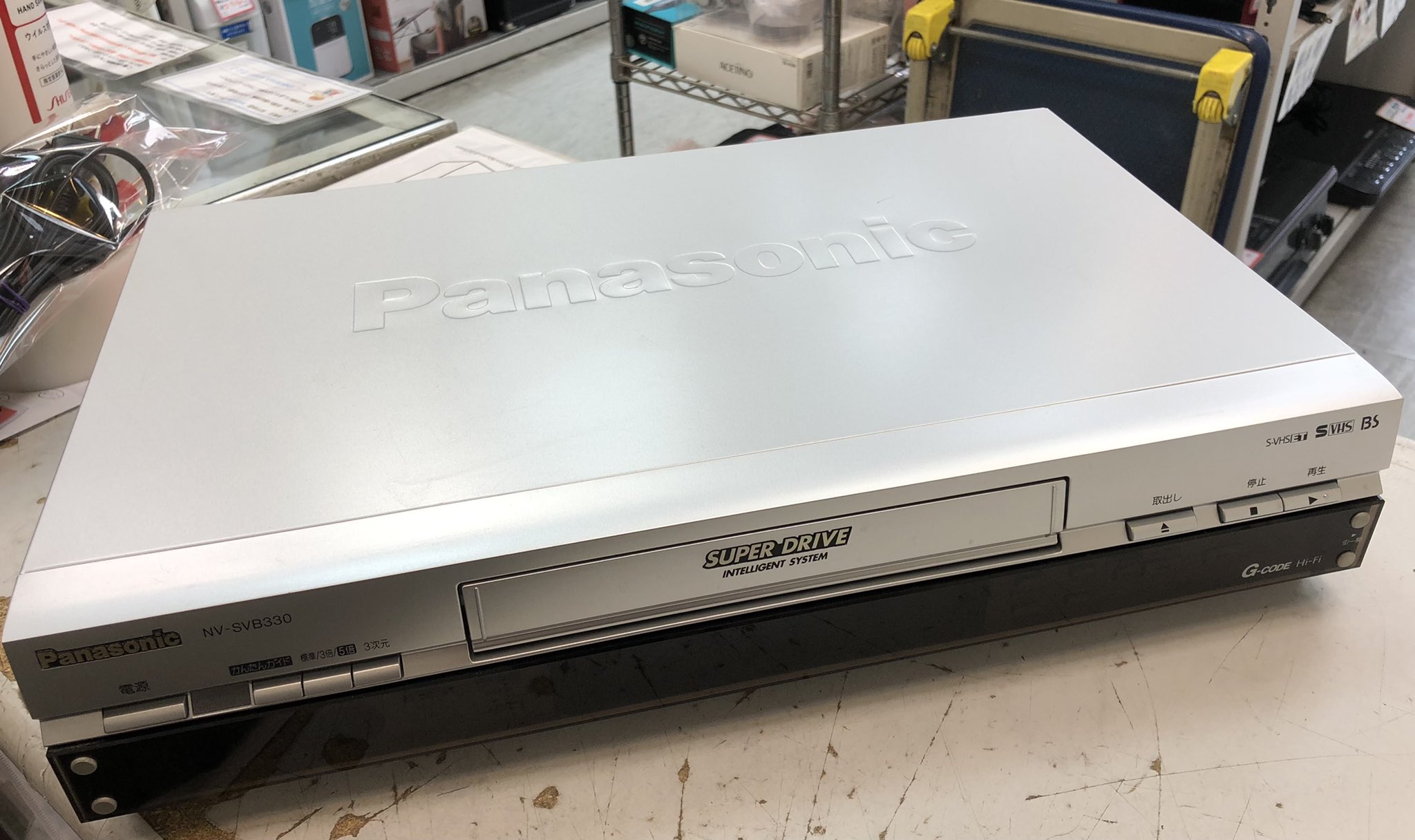 パナソニック S-VHSビデオデッキ 紛らわしく リモコン付き NV