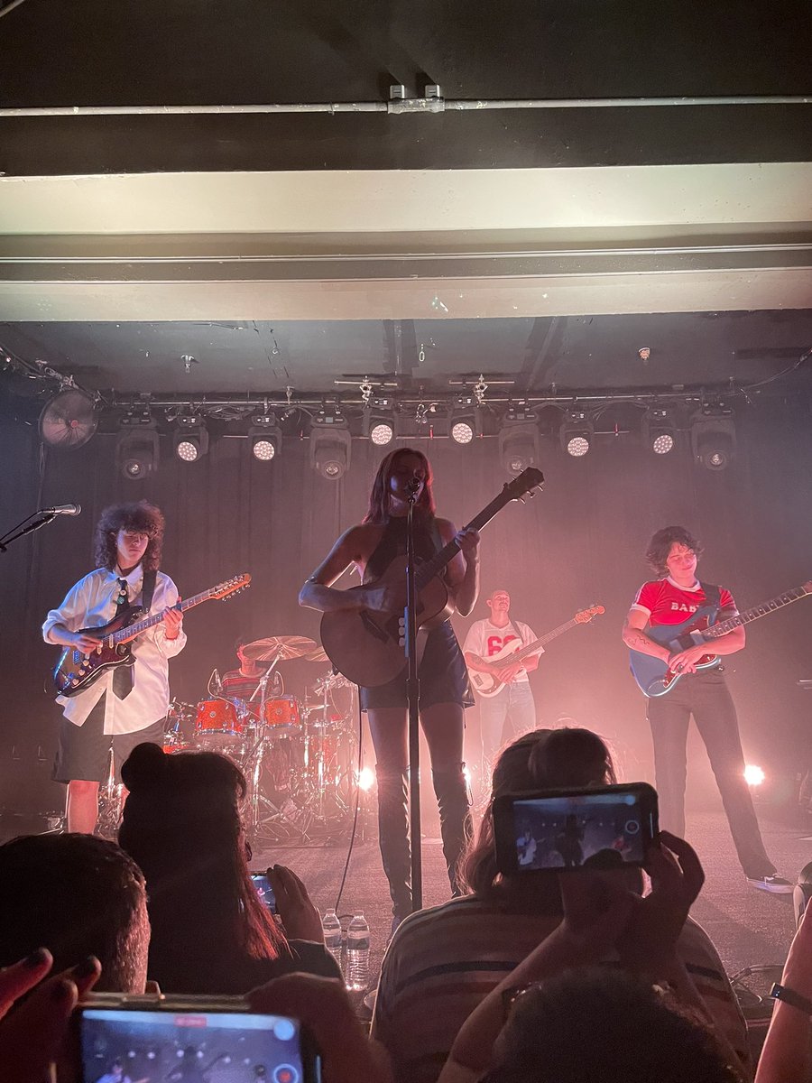 Meena Morar tweet media