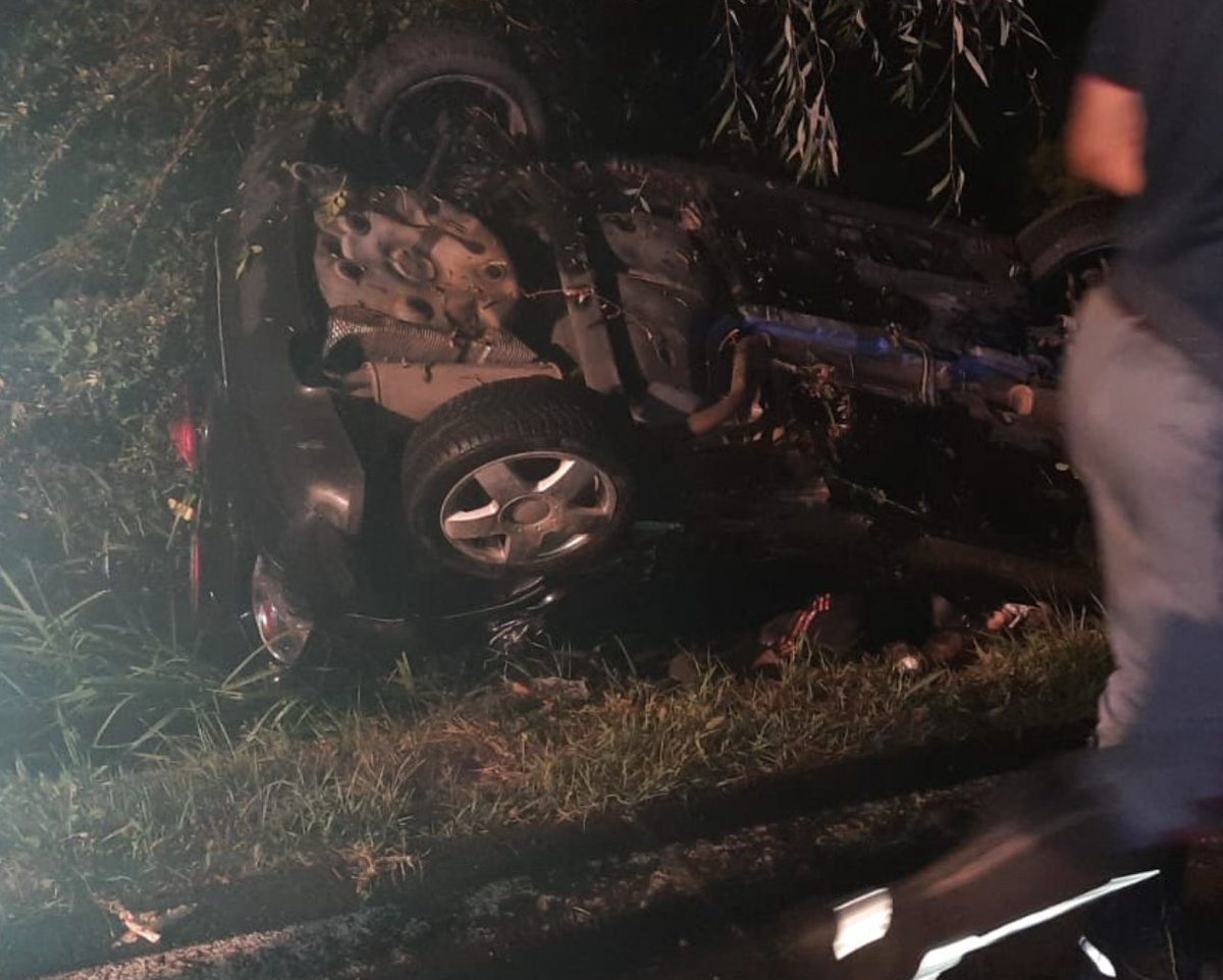 SUEM_Veneto's tweet photo. 14AGO 02:05 #Godega di Sant'Urbano Tragico incidente stradale, deceduti 4 ragazzi di 18 e 19 anni per fuoriuscita autonoma di strada dell'auto. Purtroppo inutile l'intervento di #suemTV e @vvfveneto https://t.co/2zuNN9Duoz