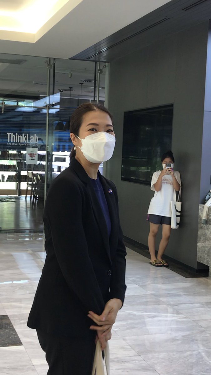 ssorrllorr's tweet photo. มึง สอลอเเต่งตัวงี้ไปพรรคอ่ะ🥹 https://t.co/PahkCFA2KO