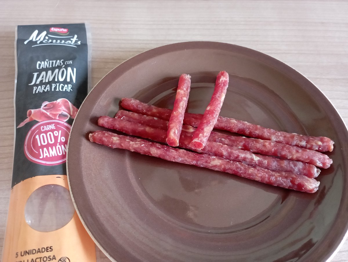 mercesori's tweet photo. Muy buenas amigos curiosos del mundo del #TeTesteo 2.0. Hoy, en Testeos sin tapujos y en menos de 1 minuto, voy a hablar de las Cañitas de jamón de #Minuets de @momentosEspuna.
¿Te gustan los snacks de jamón #onthego? Entra en mi vídeo https://t.co/c3B4knRL96. https://t.co/yKNwg5NrFq