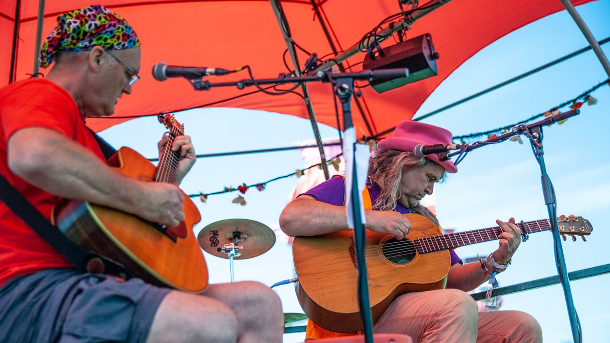 Today we are open from 12-10.30pm.

The Pizza Bike will be in the garden serving freshly made #pizza until 5pm.

#Livemusic starts at 1pm and features Hodmadoddery - 
The harmonies are back on track. 2 guitars, 2 voices and a battered old songbook of #Folk &amp; Festival faves.