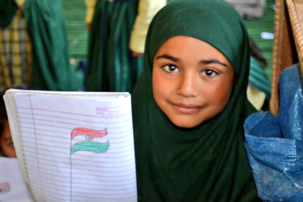 SWComd_IA's tweet photo. #AzadiKaAmritMahotsav
#HarGharTiranga 🇮🇳
#DotOnTgt Div #Force21 conducted #Painting & Quiz Competitions for #Students to celebrate #75YearsOfIndependance at #Borders
#JammuKashmir
#SaptashaktiComd
@NorthernComd_IA
@adgpi
@PRODefRjsthn https://t.co/qJLXIgpasp