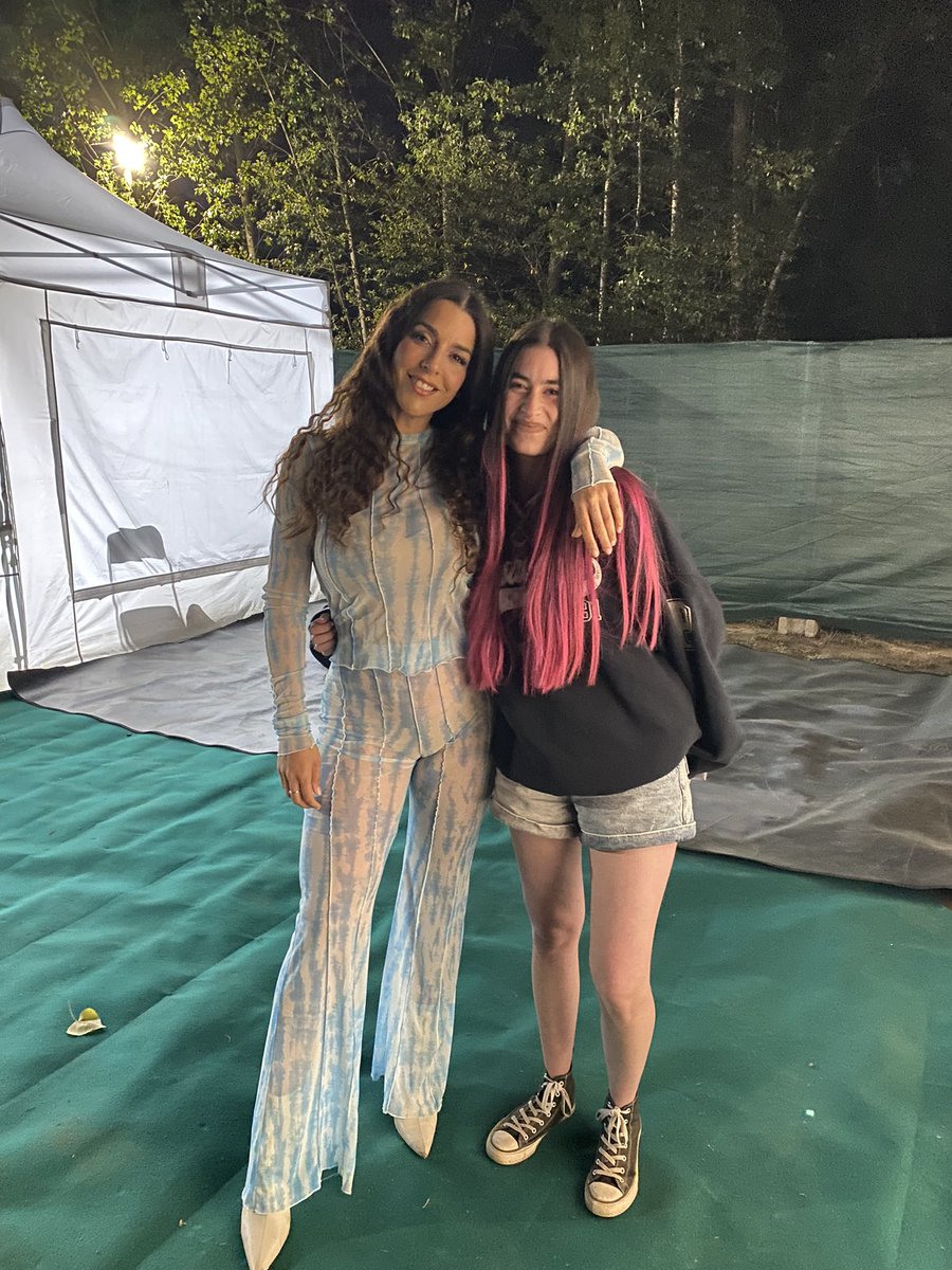 Lioiness's tweet photo. No supero todavía lo qué pasó anoche , no puedo explicar con palabras lo feliz que fui, gracias por todo Leona @RuthLorenzo 🤍
Gracias a vosotros también chicos , por hacerme sentir tan a gusto todo el rato . https://t.co/Rd5HGE4Vbo