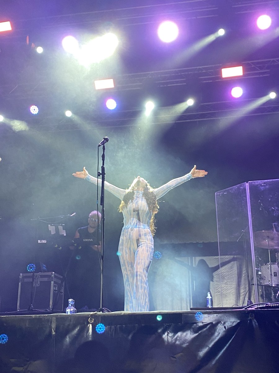 Lioiness's tweet photo. No supero todavía lo qué pasó anoche , no puedo explicar con palabras lo feliz que fui, gracias por todo Leona @RuthLorenzo 🤍
Gracias a vosotros también chicos , por hacerme sentir tan a gusto todo el rato . https://t.co/Rd5HGE4Vbo