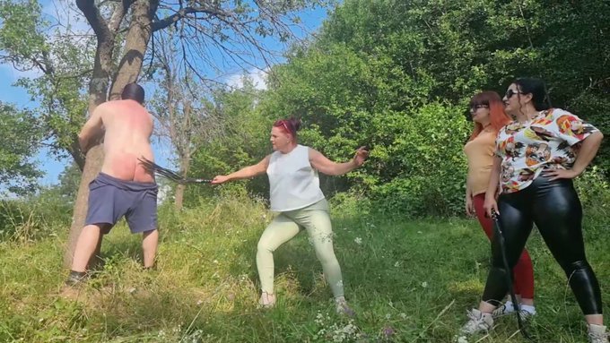 public whipping https://t.co/0SWrTl4J2u https://t.co/oczKR9rn6g