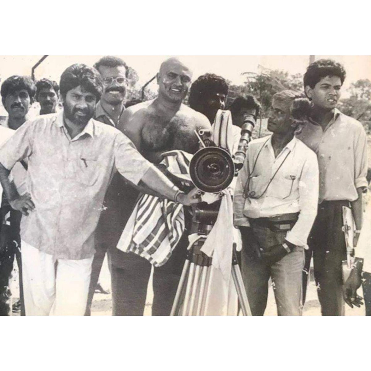 yahba96's tweet photo. Dad's 30 year challenge 😁
Also 30 years of his film Suriyan
#directorpavithran
#30years of #Suriyan #suriyean #sooriyan https://t.co/Prs8d5cks0