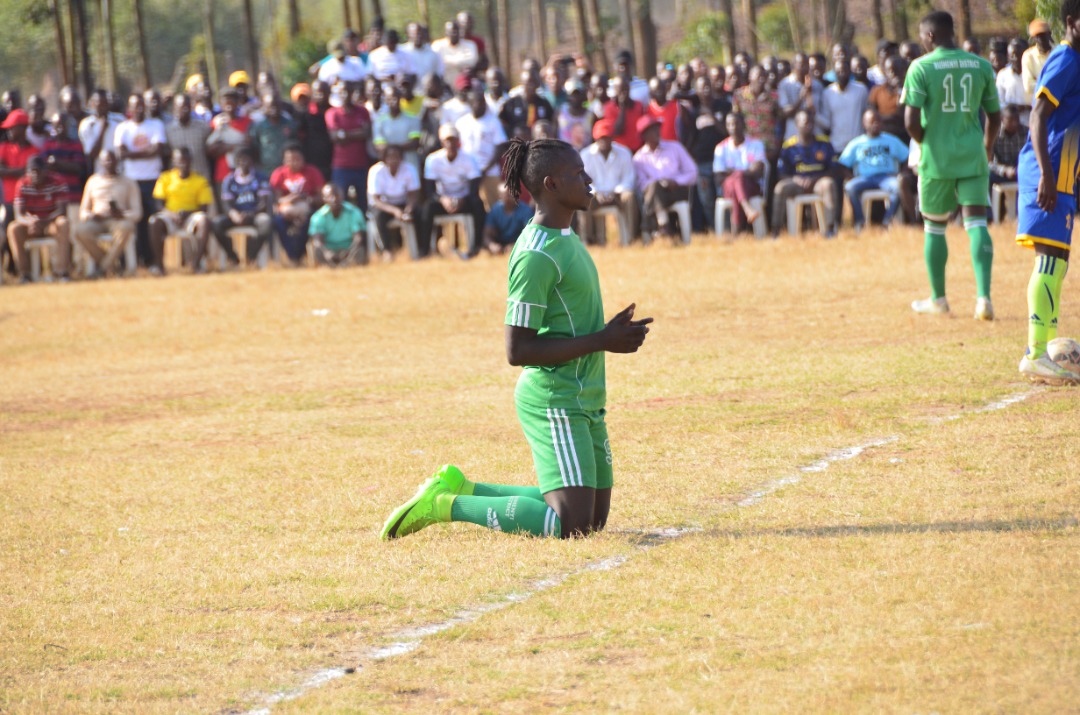 BQurais's tweet photo. Bushenyi Vs Sheema today at Bushenyi main Studium At 3:00pm  don't miss live on 87.6 Crane Fm powered by Al-Nool Islamic Secondary school. Don't miss .......!!!!!🔥🎙️🎙️🎙️With king of local foodball Dj Senso De-Best 🎙️🎙️🎙️🎙️ https://t.co/b30jwzHYat
