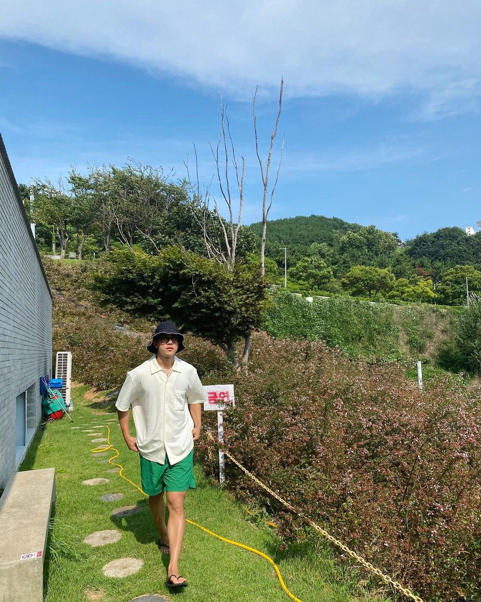 favoriteJDH's tweet photo. 220814 대현 인스타그램

날씨맑음☀ https://t.co/VvyXQFM3Xl