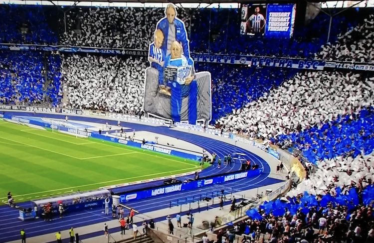 KindelDani's tweet photo. Bezüglich unserer „sensationellen und Gänsehaut pur“ Choreografie, würde ich mir wünschen, das jeder der im Stadion dabei war, sowie alle HerthanerInnen sowieso, uns eine kleine Spende zukommen lassen würden, um solche Momente finanzieren zu können !!! https://t.co/dW7iQmxlR0
