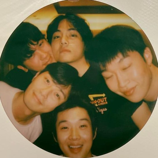 actorhyungsik's tweet photo. Family https://t.co/KRpEu2zB9k