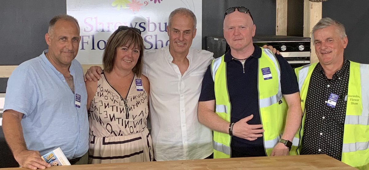 SHeLL40Lee's tweet photo. @ShrewsFlowerShw a fantastic come back in the food hall , great crowd , brilliant atmosphere, huge thanks to @philvickerytv for being awesome,@Shuttsie π€© our local chefs @chefpaulcrowe @WrekinHG Jacob Perry,Stuart Collins #Docket33 and Shaun Jones #Vinitywines #Brilliant https://t.co/iKHfkL06aJ