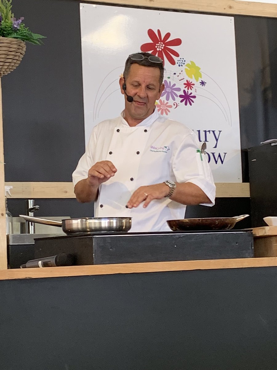 SHeLL40Lee's tweet photo. @ShrewsFlowerShw a fantastic come back in the food hall , great crowd , brilliant atmosphere, huge thanks to @philvickerytv for being awesome,@Shuttsie π€© our local chefs @chefpaulcrowe @WrekinHG Jacob Perry,Stuart Collins #Docket33 and Shaun Jones #Vinitywines #Brilliant https://t.co/iKHfkL06aJ