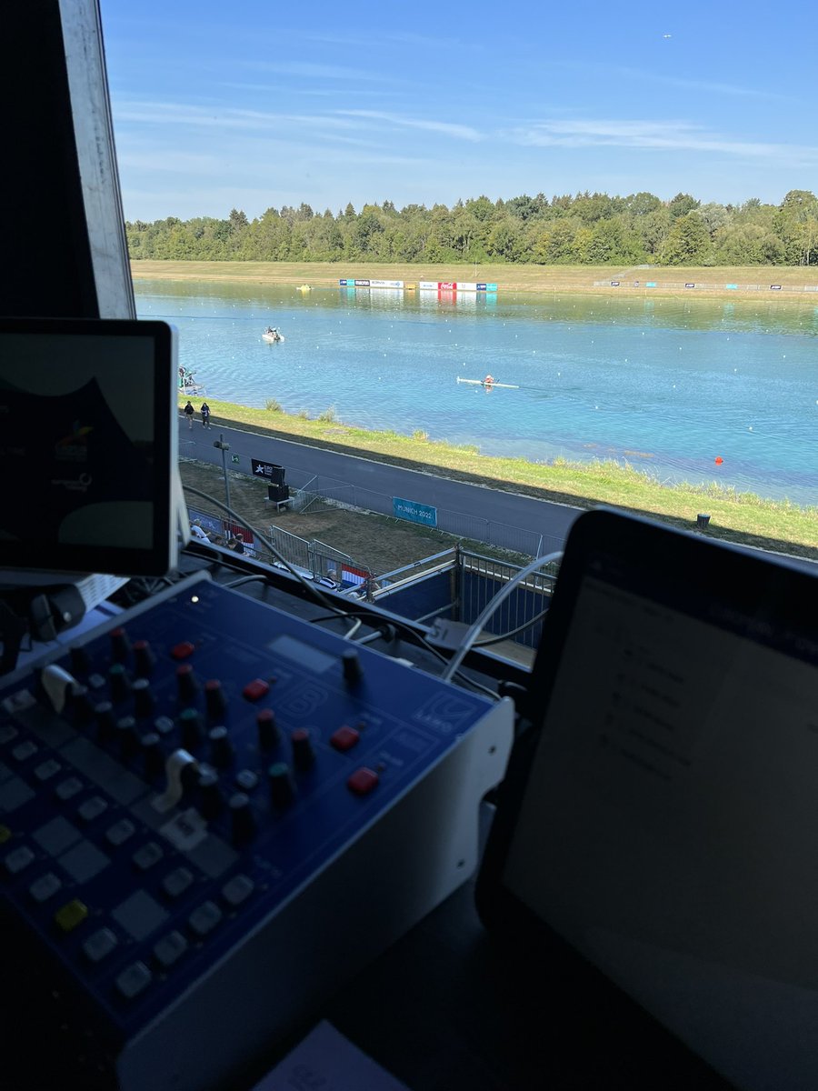 All set to go on air with @WorldRowing and @martcrossy in 5 mins. Enjoying the last few mins for classic pop on the course commentary before we get going.