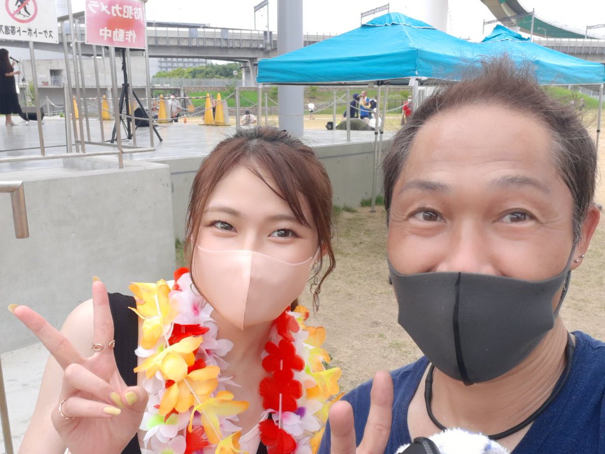 akigcaki's tweet photo. モカちゃん、今日は(*´▽`人)アリガトウ♡
生もかち 歌もダンスもうまかった
なんの違和感もなく話せたのは もかちの人柄?
また、 #WeekdayNight で会いましょう!🤗
@moca_112
#Streetfesta
#りんくう野外文化音楽堂 https://t.co/reGO3Jqp0U