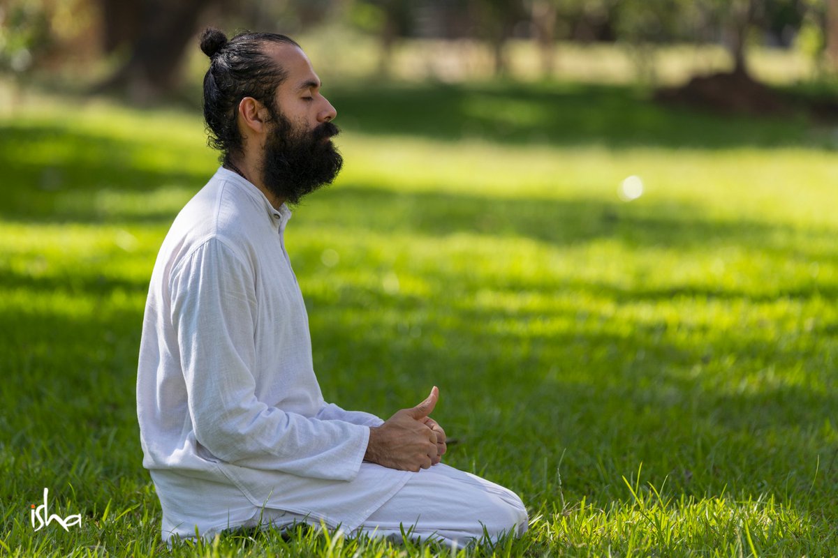 ishafoundation's tweet photo. The grass is not greener on the other side but on the inside. 

#Yoga #IshaYogaCenter https://t.co/d2yIZhE9wu
