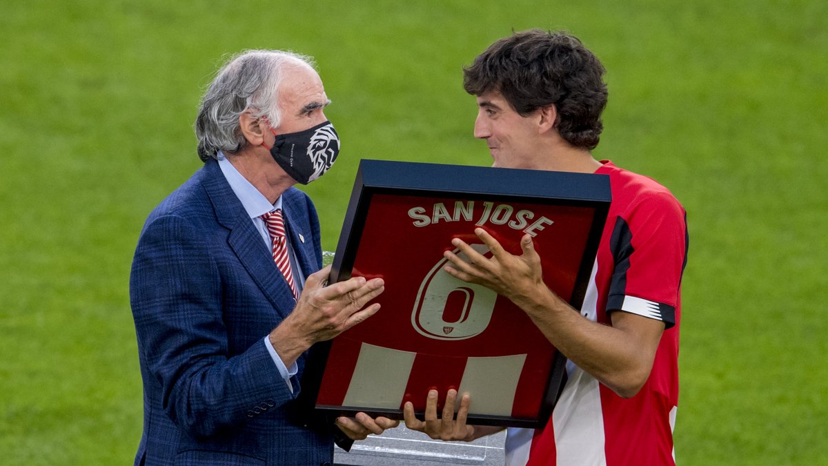AthleticClub's tweet photo. 🎩 ¡Muchas gracias por el compromiso mostrado hacia el #AthleticClub y al fútbol, @mikelsanjo6!

🦁 Siempre serás parte de la familia rojiblanca.

Zorterik oparoena ibilbide berrian! https://t.co/anBRO0PCIe