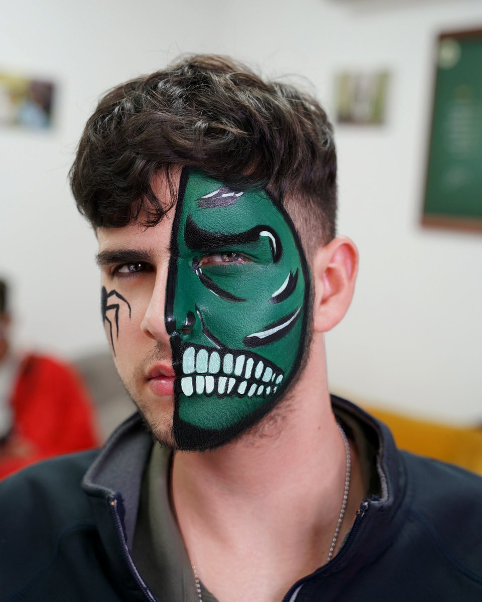 artyomakeup's tweet photo. HULK 💪💀 
#hulk #facepainting #happypurim  #artyomkavnatsky #ארטיוםקבנצקי https://t.co/lrwRsNqbZg
