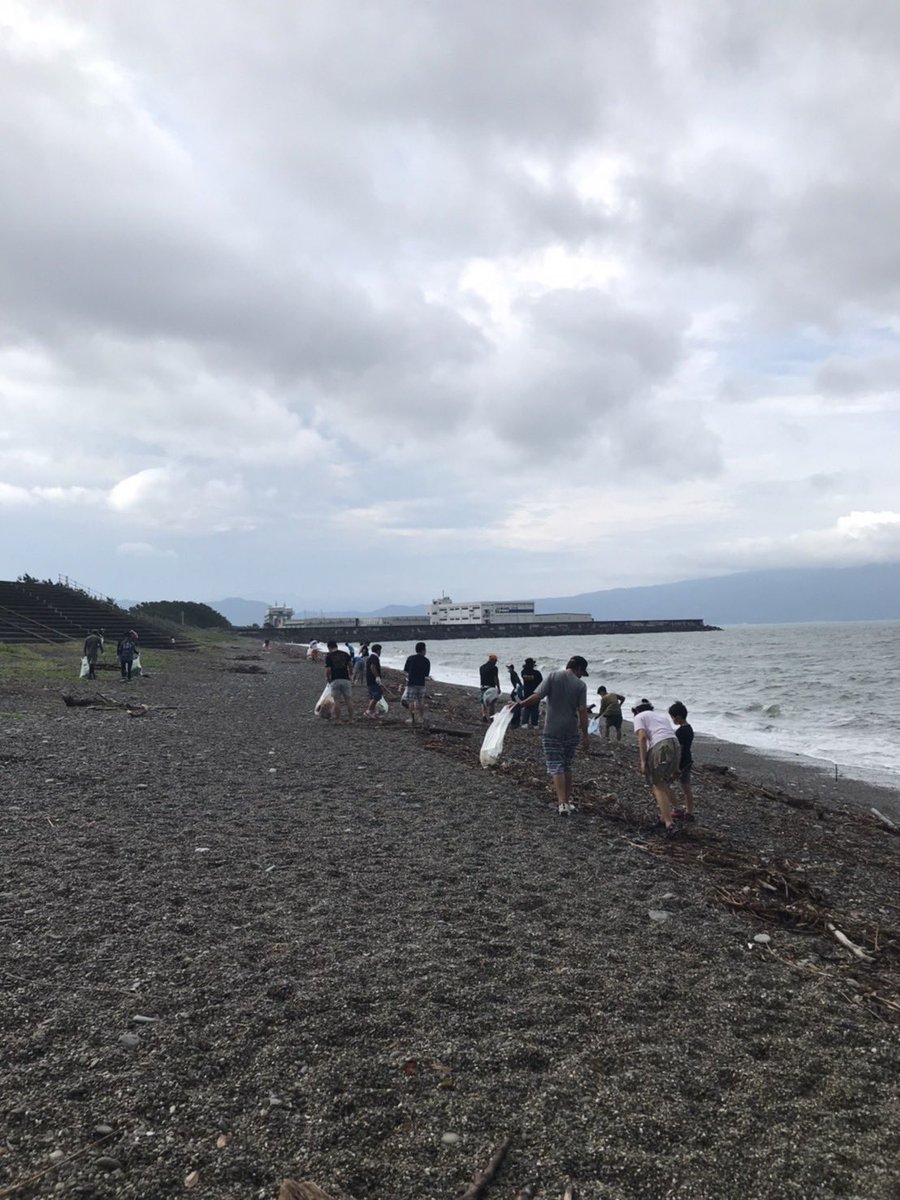 kazuking_wh's tweet photo. 漂着ごみや海辺で遊んだゴミが大量にあります。
これは釣り人だけの問題ではありません。
街や山や川に捨てたゴミが最終的に海にたどり着いた光景です…
一人一人の意識を変える事で変わる話大して難しい事じゃない。

釣り界隈だけでなく一般の方へも届いて欲しい。
そんな気持ちにもなる今日この頃 https://t.co/ZsTjEdCuYH