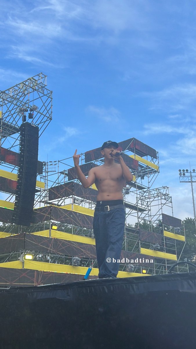 badbadtina's tweet photo. 220813 suwon waterbomb - Loco 🫶🏻
@satgotloco @AOMGOFFICIAL #loco #aomg #AOMG #aomgloco https://t.co/xTmR0HRg9y