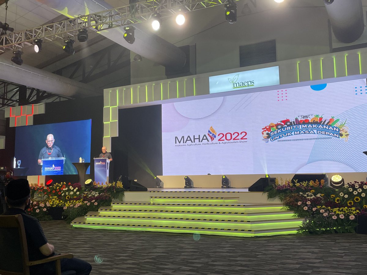 azulitasalim_'s tweet image. Kata YBM ‘MAHA2022 mendokong aspirasi sekuriti makanan negara yg menampilkan pertanian moden.  MAFI kekal komit dlm membenteras manupulasi orang tengah! Sistem makanan negara perlu mampan agar keluarga Malaysia mendapat makanan sihat. ‘Food Security is shared Responsibility’.
