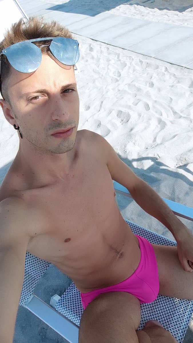 AlexisLilith's tweet photo. ☀️☀️☀️ 
Spalmiamocelo un po' di sole addosso 💦💦 https://t.co/mRwtMmwYkX