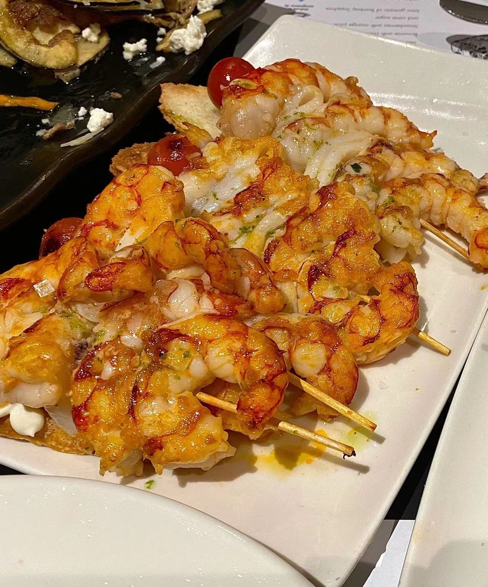 BarnieDetter's tweet photo. I'm back at my favorite restaurant again and it's so delicious.  #互关 #互粉 https://t.co/iDkn83yR76