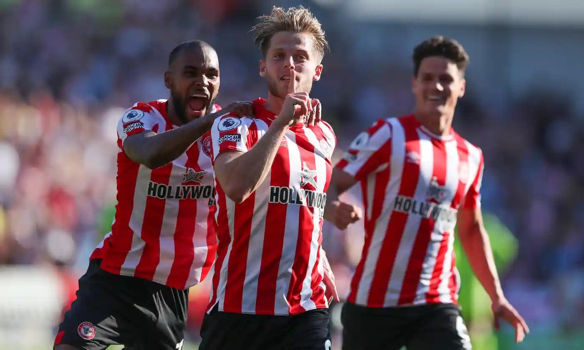 654jkll's tweet photo. Man Utd thua thảm ở Ngoại hạng Anh
Trụ cột mắc sai lầm, khiến Man Utd thua 0-4 trên sân Brentford ở vòng 2 tối 13/8 và rớt xuống chót bảng. https://t.co/MaR16E8NIM https://t.co/1fcGgAct33