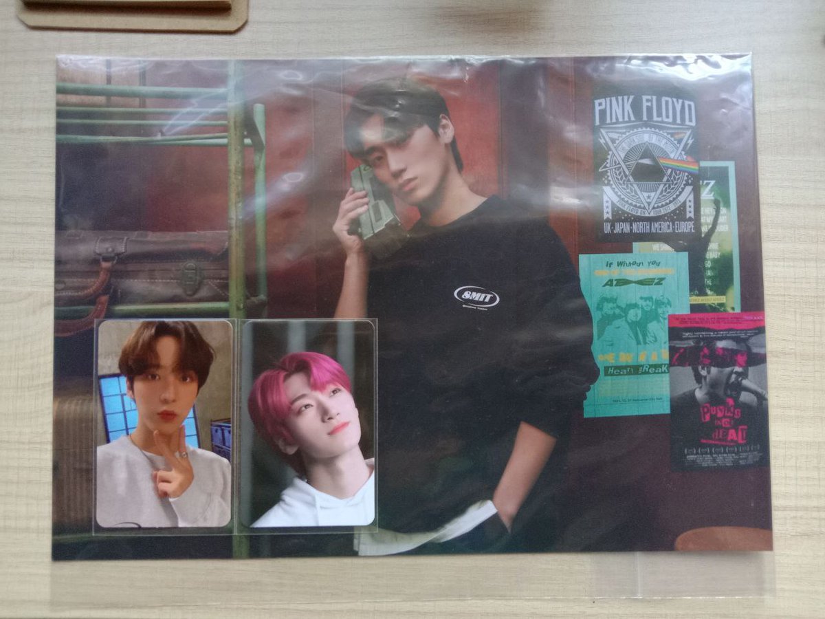 miracletinyy's tweet photo. wts ateez pc san (minsoo sparkling) and yunho (ww collab round 1) 

✅ RM80 all (mini poster + 2 pc)
✅ Price exclude postage
✅ Condition 10/10

#pasarATEEZ @pasarATEEZ https://t.co/YCiM2YC7H8