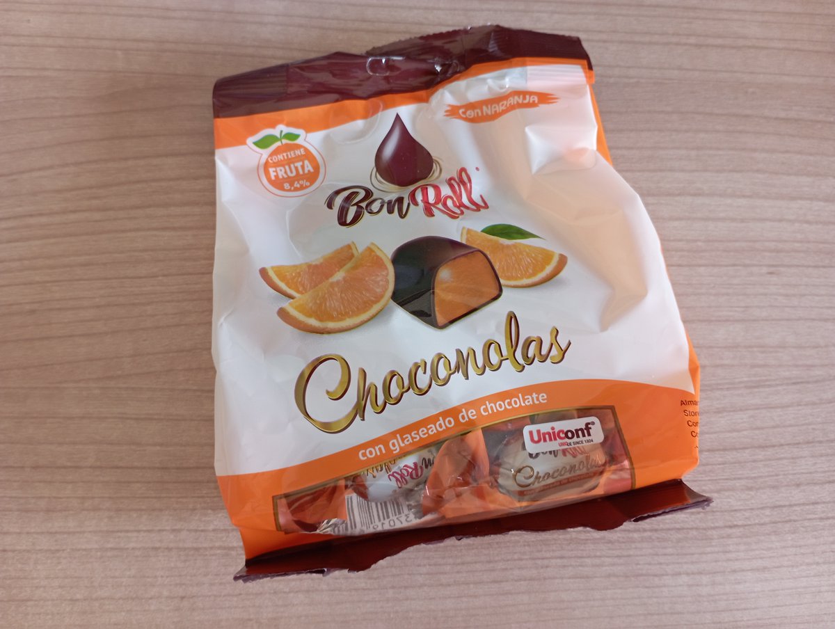 mercesori's tweet photo. Muy buenas amigos curiosos del mundo del #TeTesteo 2.0. Hoy, en Testeos sin tapujos y en menos de 1 minuto, voy a hablaros de las #Choconolas de Naranja de #BonRoll.
¿Eres fan de los #bombones rellenos de fruta?, te cuento más en https://t.co/oYePWFXXOJ. https://t.co/ZhHf8QWn76