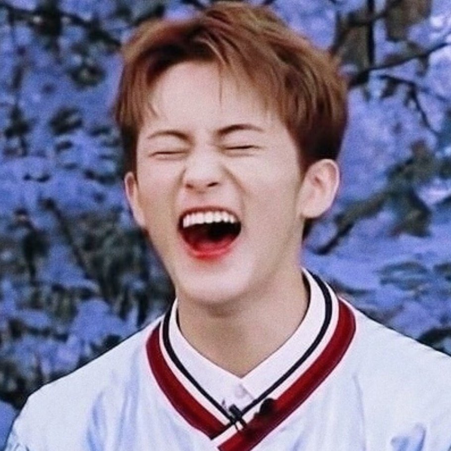 Im_MarkJoah's tweet photo. 마크 웃을 때 두 눈 꼬옥 감는 거 너무 사랑스러움ㅜㅜ https://t.co/kvFfIV0lNE