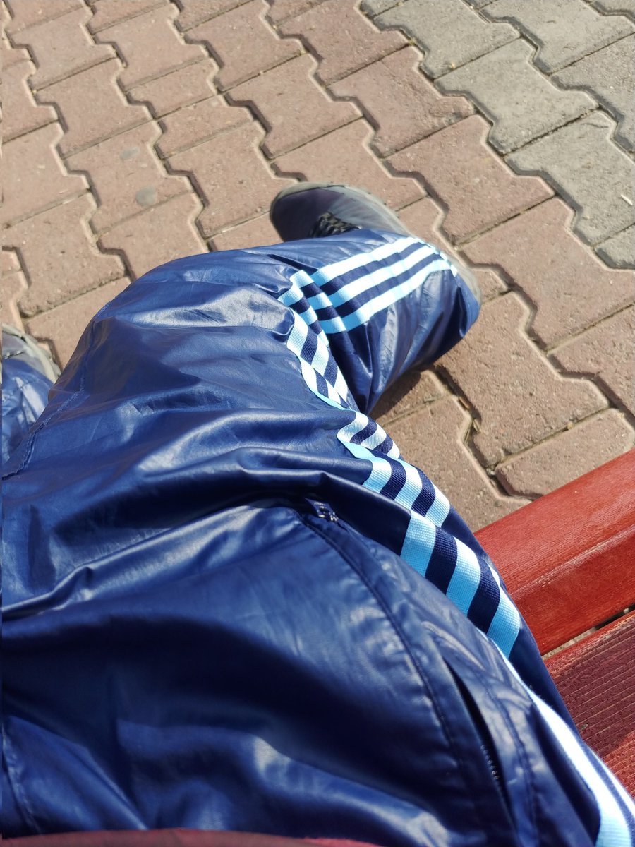 ClothingNylon's tweet photo. I'm moving my pants.
Adidas Cal Pants #adidascalpants #nylontrackies #nylonpants https://t.co/347tgmi5bS