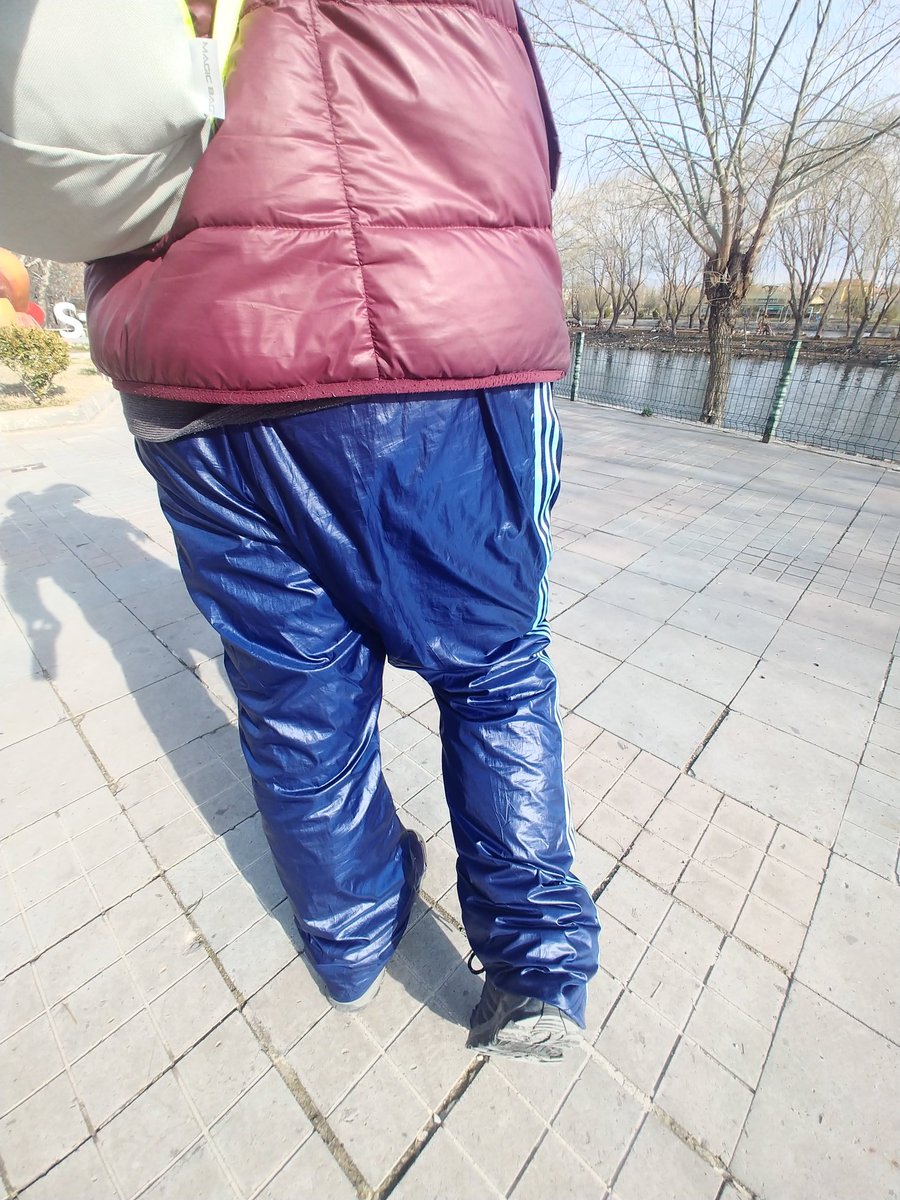 ClothingNylon's tweet photo. I'm moving my pants.
Adidas Cal Pants #adidascalpants #nylontrackies #nylonpants https://t.co/347tgmi5bS