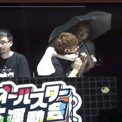 Hikakin ヒカキン 不審者乱入は誰で名前実名特定 隣や警備は何もせずとtwitterインスタも Karama Net Media