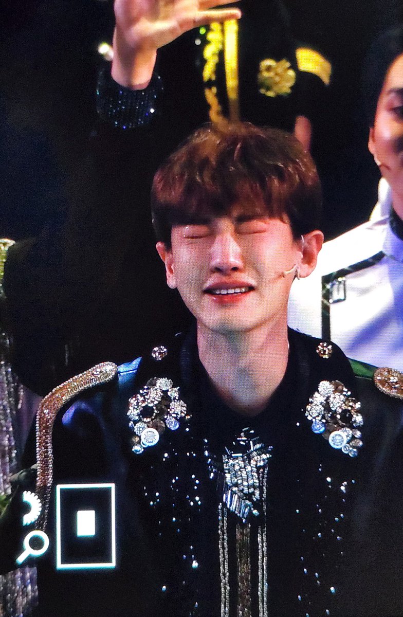 Vivi14853's tweet photo. گریه نکن یولی😭
@weareoneEXO https://t.co/75tV2r5Mng