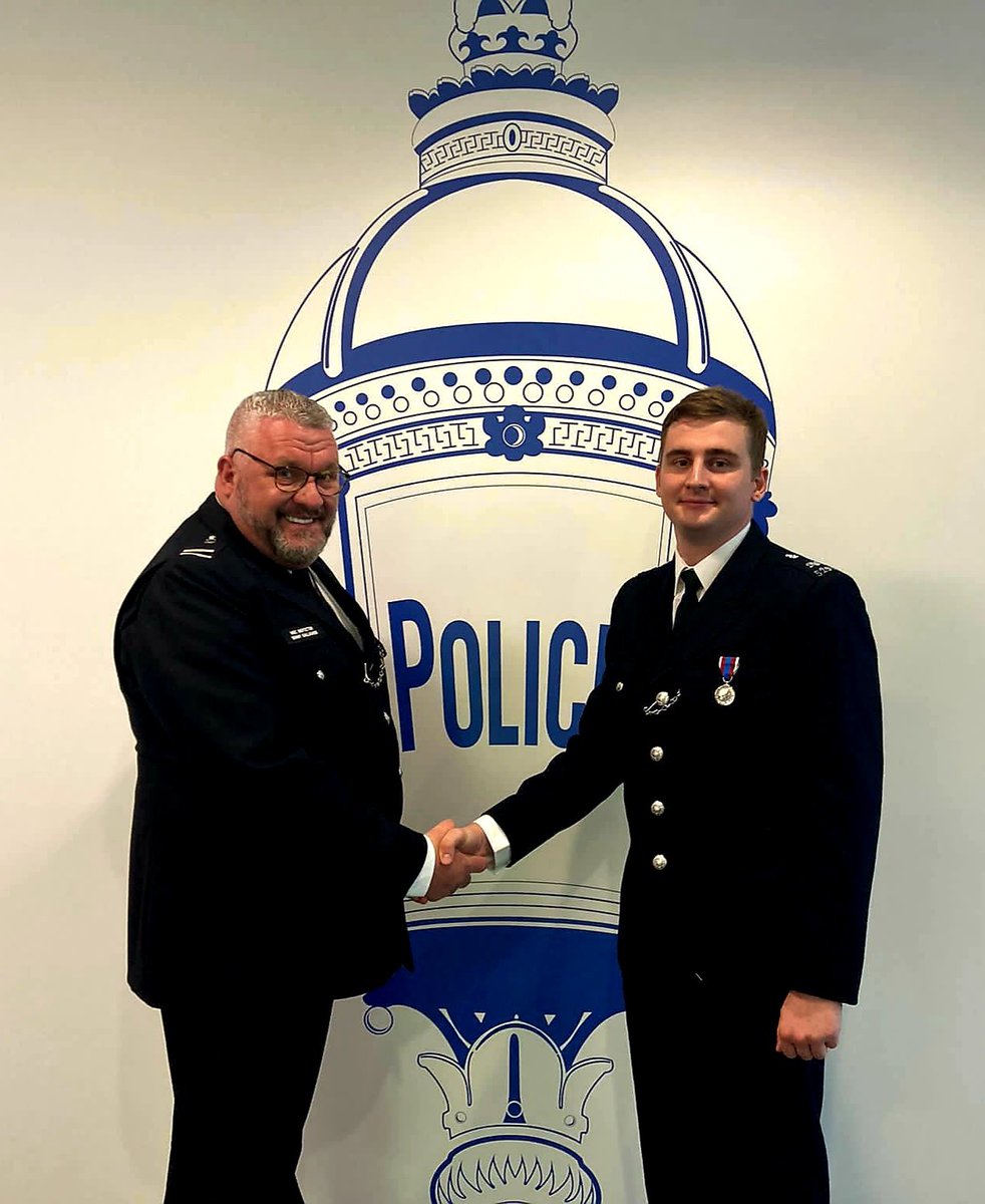 MPSSpecials's tweet photo. Special Inspector Denny Gallagher &amp; SPS Bowcott welcomes 4 Special Constables to the #SWBCU @MPSRichmond @MPSWandsworth @MPSKingston @MPSMerton. They attended their passing parade today. Some have been with us a while as their parade was delayed due to covid. #makeadifference https://t.co/PGjFRWVDql