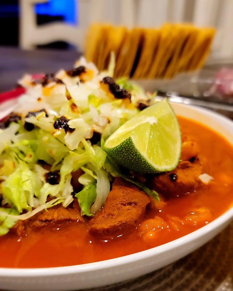 ChefDivinoJ3's tweet photo. A quien se le antojo este delicioso plato de Pozole de Puerco a mi estilo @DivinoJ3 😋👨🏻‍🍳 #chefdivino https://t.co/iwyO4rw3Xg