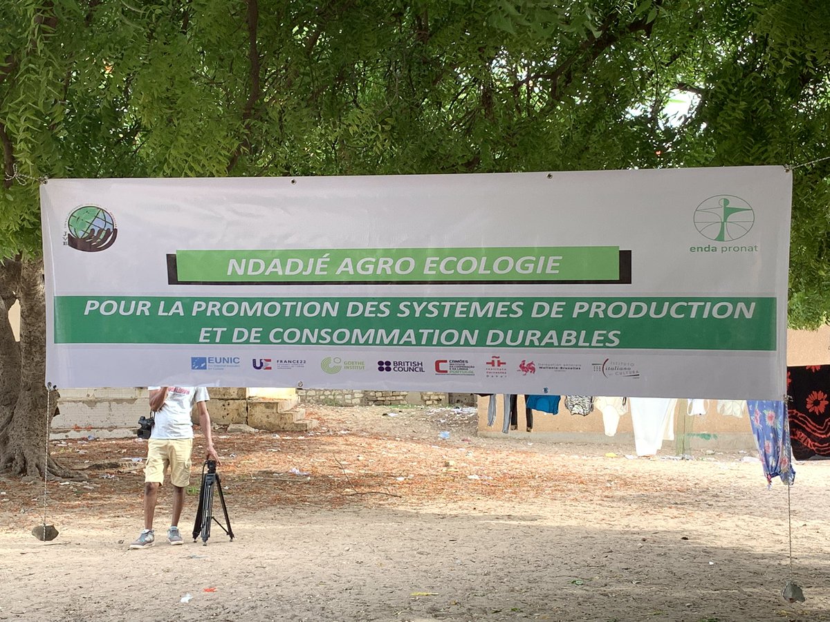 MayaDieng00's tweet photo. Revivez en images le #Ndajé organisé ce samedi 12 Aout par @Jve_Senegal @PronatEnda et @WadeFadel sous le thême “le théâtre forum au service de l’agroécologie” animé par la troupe Kaddu Yaraax. Merci à la population de Bargny 💚
Restez connectés pour le prochain rendez-vous 😉 https://t.co/gooNeQZGyc