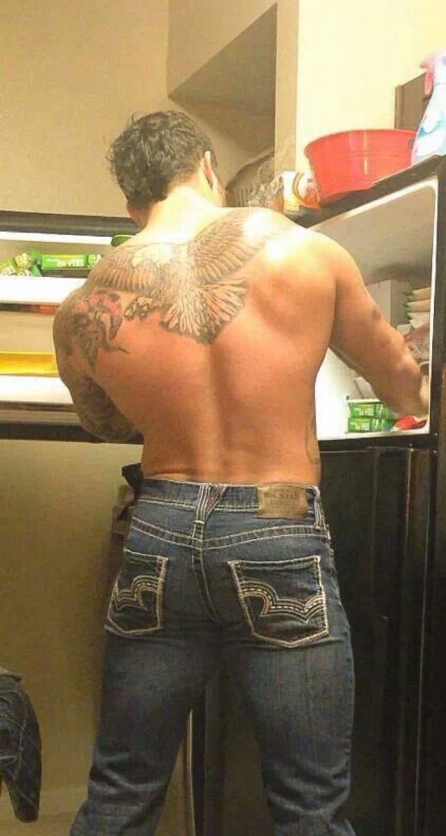 Just getting some bacon out to go with the waffles I’m making for <a href="/UnfathomedBeaut/">Marcy Taylor</a> this morning.