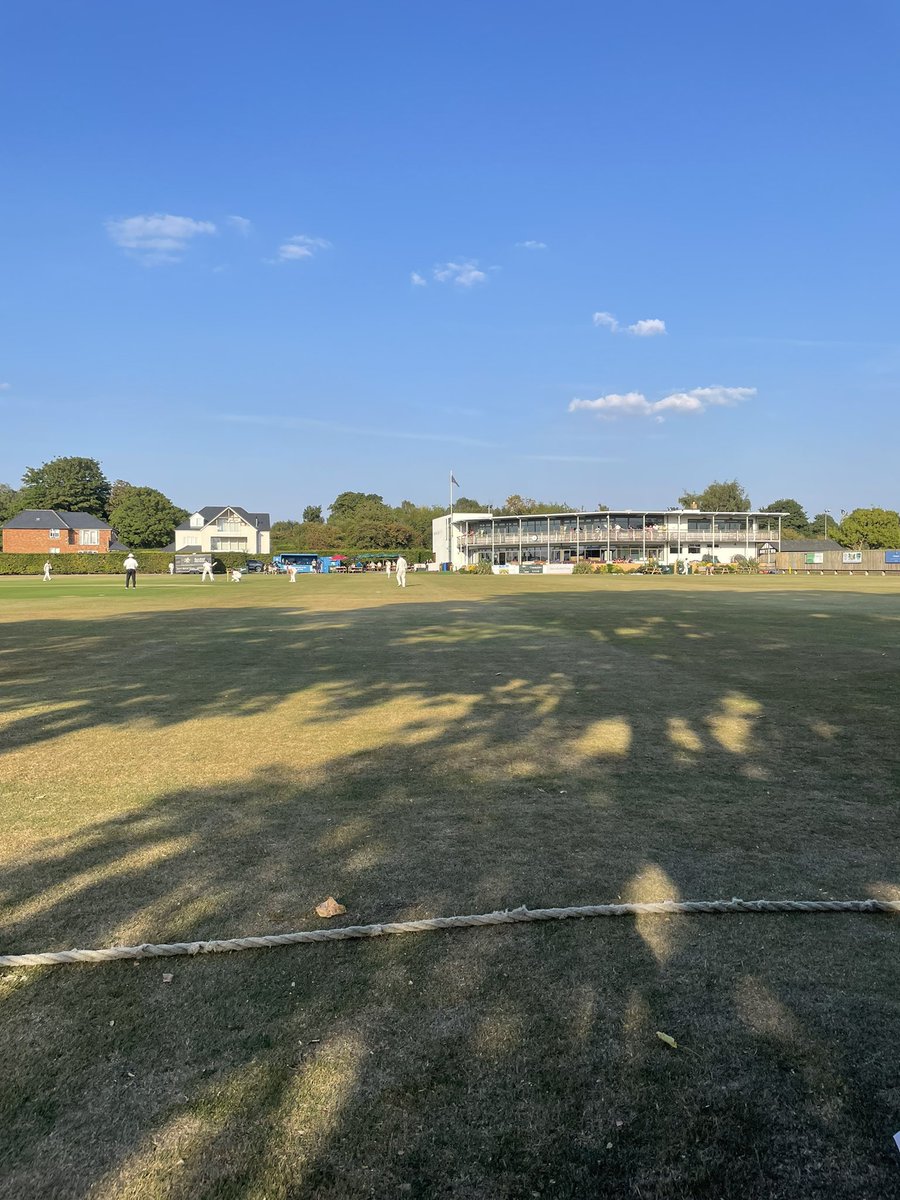 dwebsterwidnes's tweet photo. Sitting in the shade watching the cricket at Neston CC , cold drinks and a picnic = perfection #simplelife https://t.co/bd9F6dY2Fl
