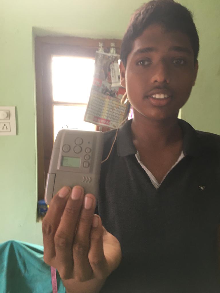 Nikhil_Px's tweet photo. @KTRTRS Hello sir,THIS IS PULYALA SIDDU IN THE PICTURE. HIS FATHER IS AN ELECTRICIAN .HE WORKS AS A WINDER FOR AGRI MOTORS IN MULUGU AND LIVES IN MULUGU WITH HIS OLD PARENTS AND A DAUGHTER.PLEASE HELP THEM FOR THE HEARING DEVICE NUCLEUS 6 SOUNDPROCESSER DEVICE WHICH COST 519000/- https://t.co/KVl29J6YPC